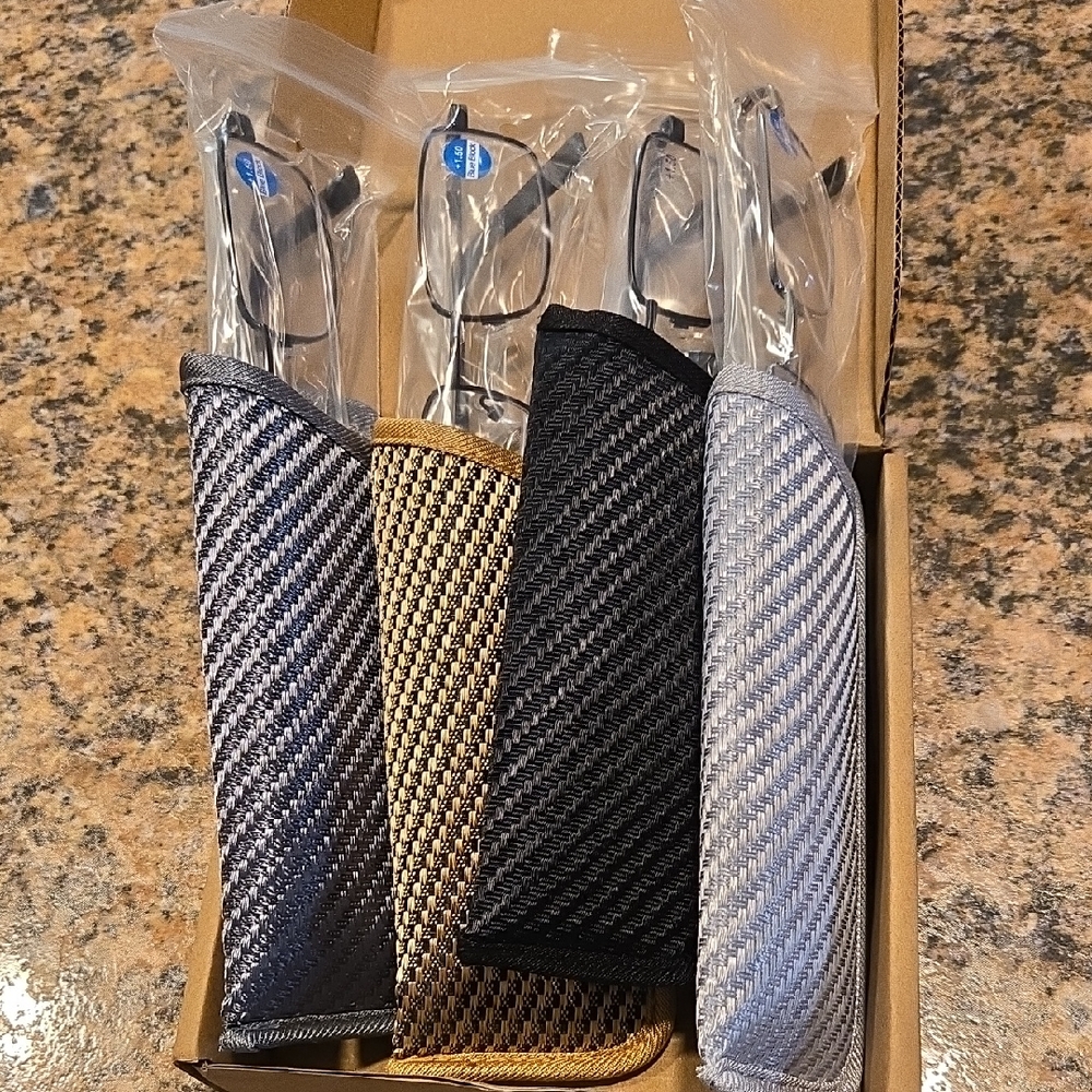 NWT Set of Four Reader Glasses With Cases in Assorted Colors 1.5 Strength